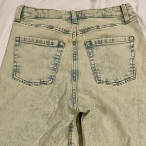 Wild Fable Highest Rise 90s Straight Buttenfly Light Blue Wash Size 6